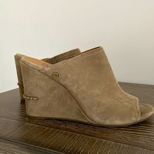 Ugg tan suede wedge slides, New size 8